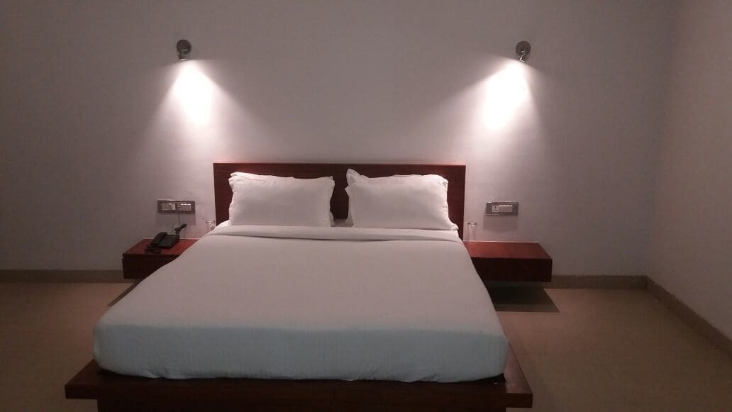 Hotel Tania Searock Даман Екстериор снимка