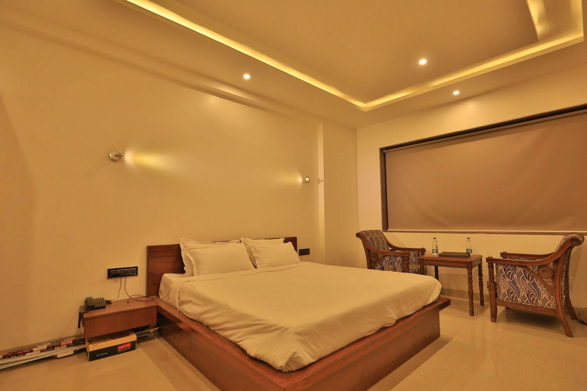 Hotel Tania Searock Даман Екстериор снимка